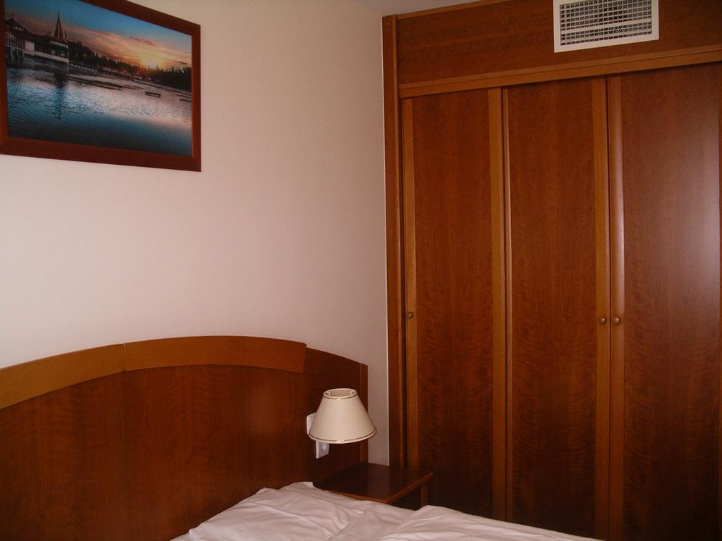 Palast Wellness Appartement Хевиз Экстерьер фото
